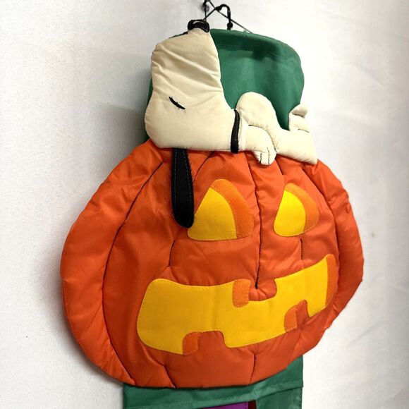 SNOOPY PEANUTS 3-D YARD 4 ft WINDSOCK FLAG Vtg Halloween Pumpkin Bats On Tassels - Picture 2 of 5